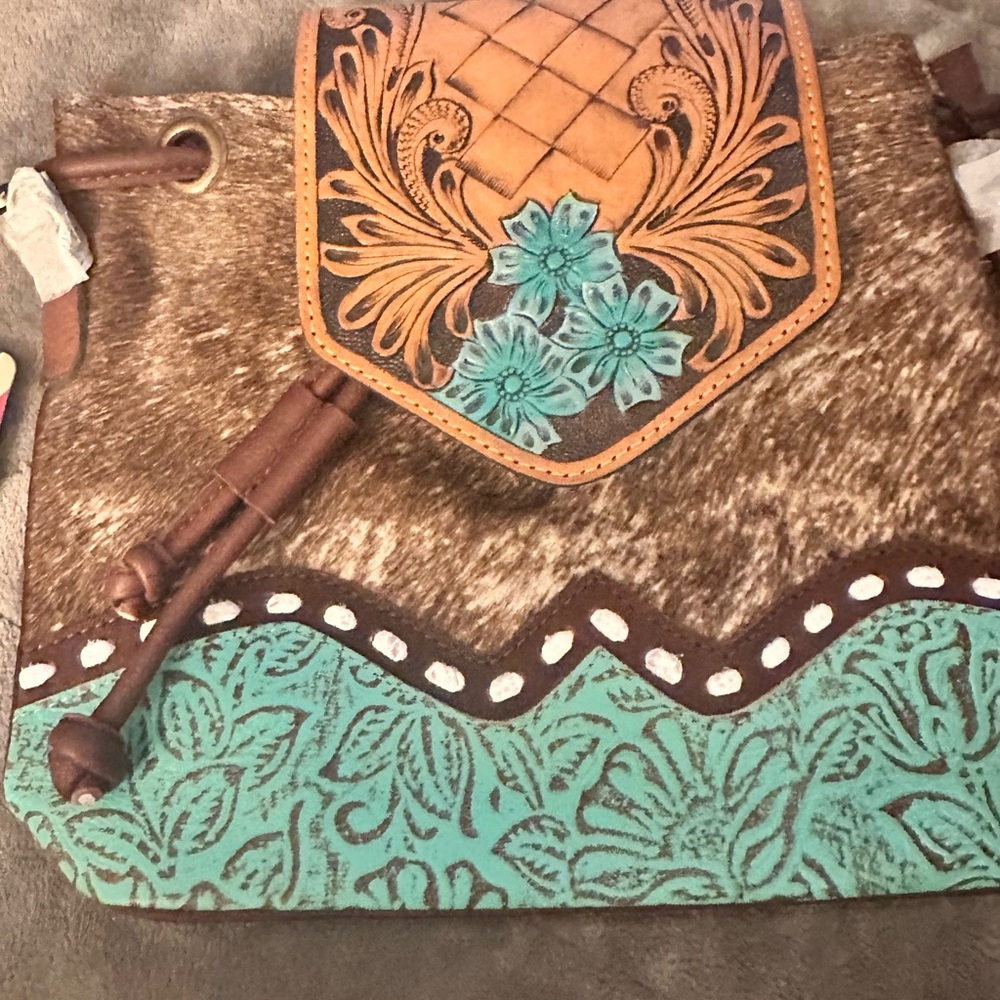 Elegant Floral Embossed Women's Backpack